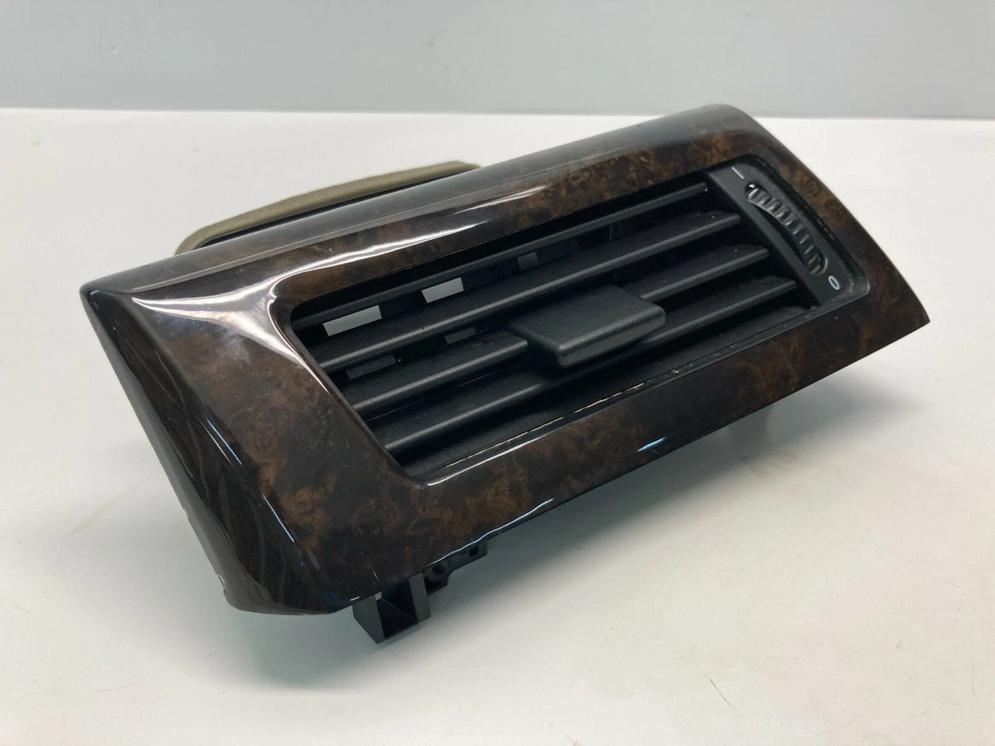 04-05 BMW 525I 530I 545I LEFT DRIVER SIDE DASH AIR VENT GRILLE DUCT 64226910731