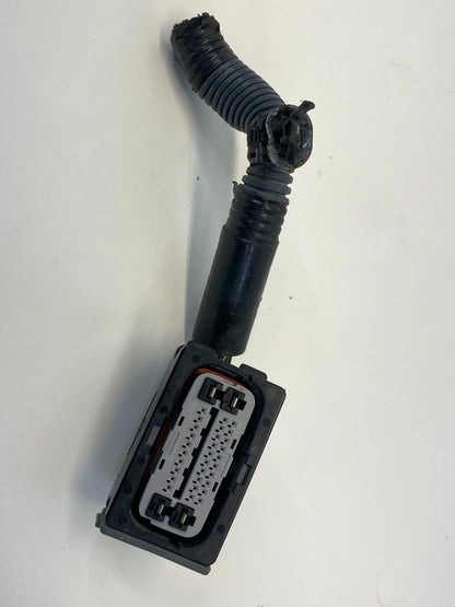 11-18 TOYOTA YARIS 1.5L HATCHBACK ABS ANTI LOCK BRAKE PUMP PLUG CONNECTOR OEM