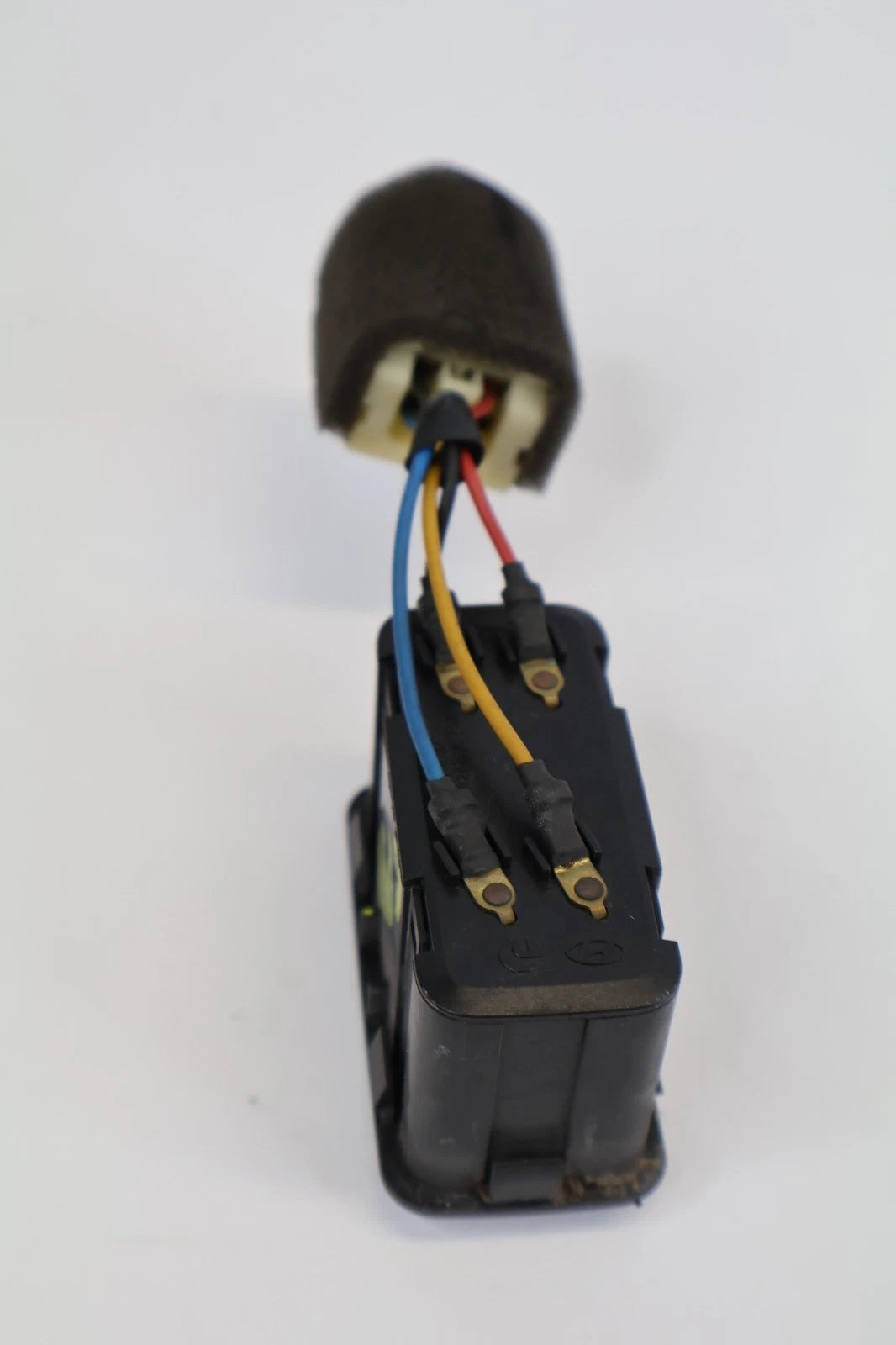 2011-2014 HYUNDAI SONATA SEDAN FUEL DOOR & TRUNK OPEN RELEASE SWITCH OEM