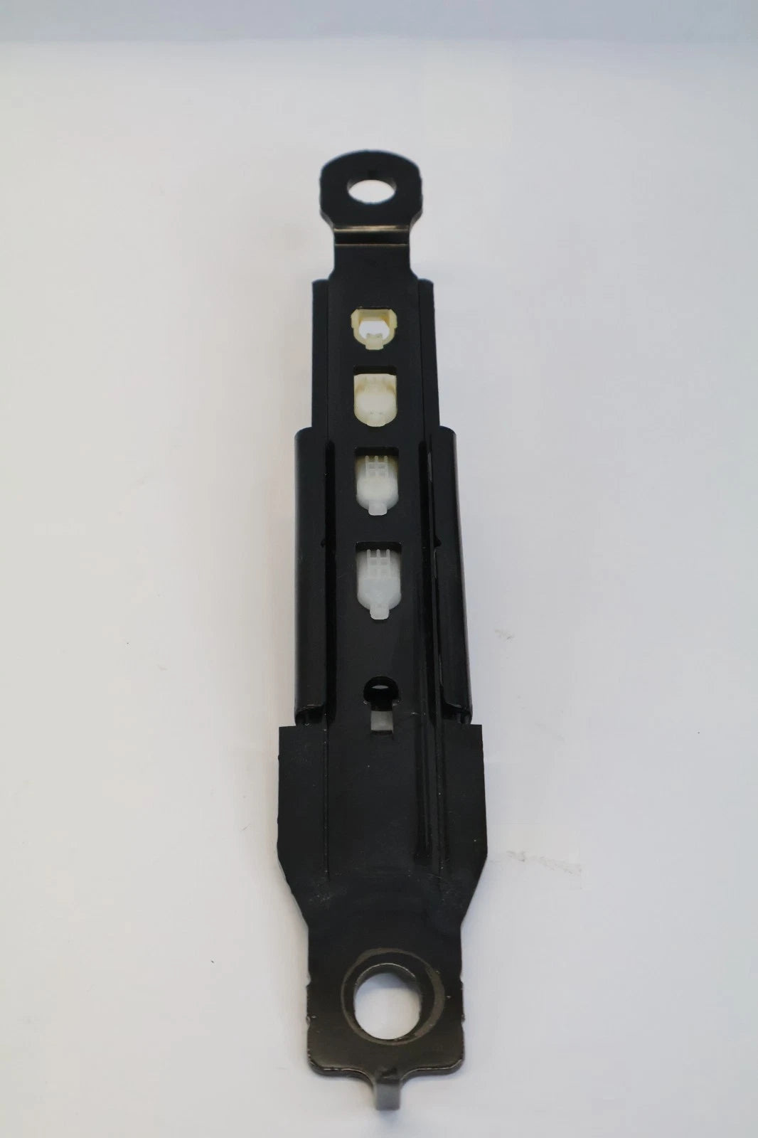 2012-2017 HYUNDAI ACCENT FRONT RIGHT PASSENGER SIDE SEAT BELT HEIGHT ADJUSTER