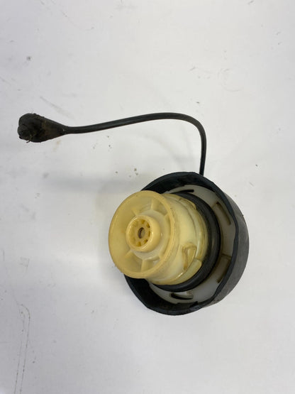 02 03 04 05 06 07 JEEP LIBERTY 3.7L FUEL FILLER DOOR TANK CAP GAS LID COVER OEM