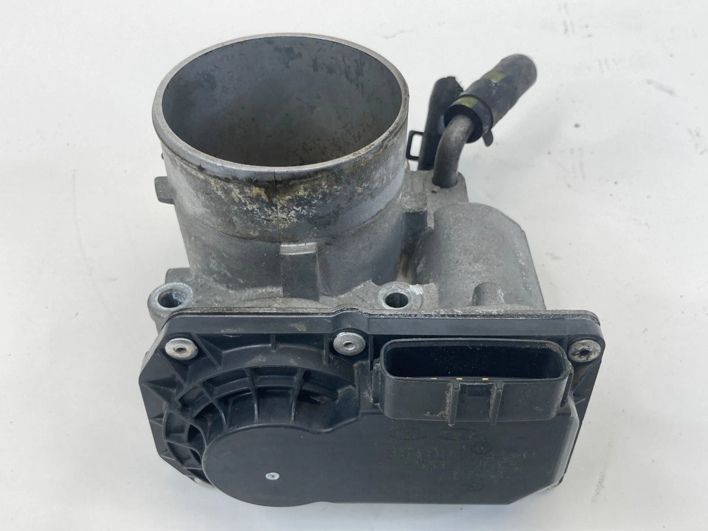 2013 HYUNDAI ELANTRA GT 1.8L THROTTLE BODY VALVE ASSEMBLY 35100-2E400 OEM