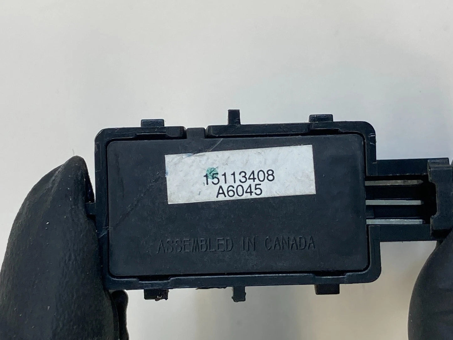 07-14 GMC YUKON REAR LEFT POWER FOLDING SEAT CONTROL SWITCH BUTTON 15113408 OEM