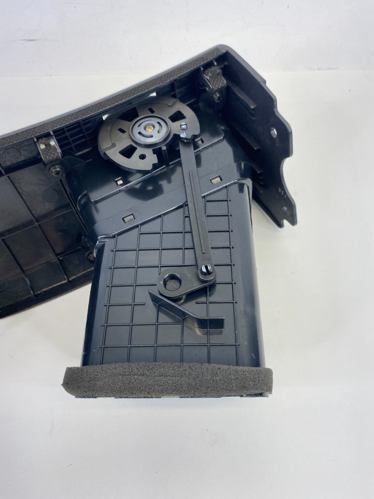 06-10 Kia Optima Right Side AC Air Vent Heat Duct Outlet Grill Cover 2G974-80000