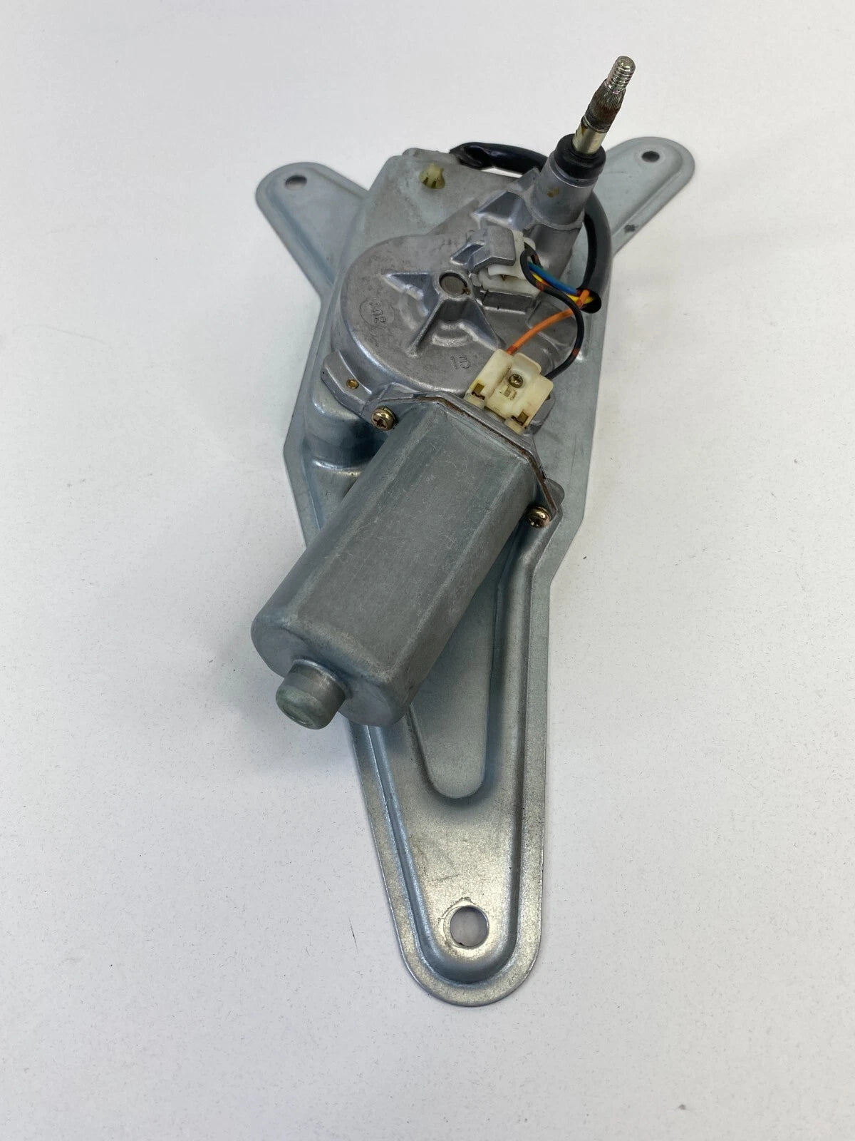 99 00 01 02 03 04 CHEVROLET CHEVY TRACKER REAR WINDSHIELD WIPER MOTOR 34332-581