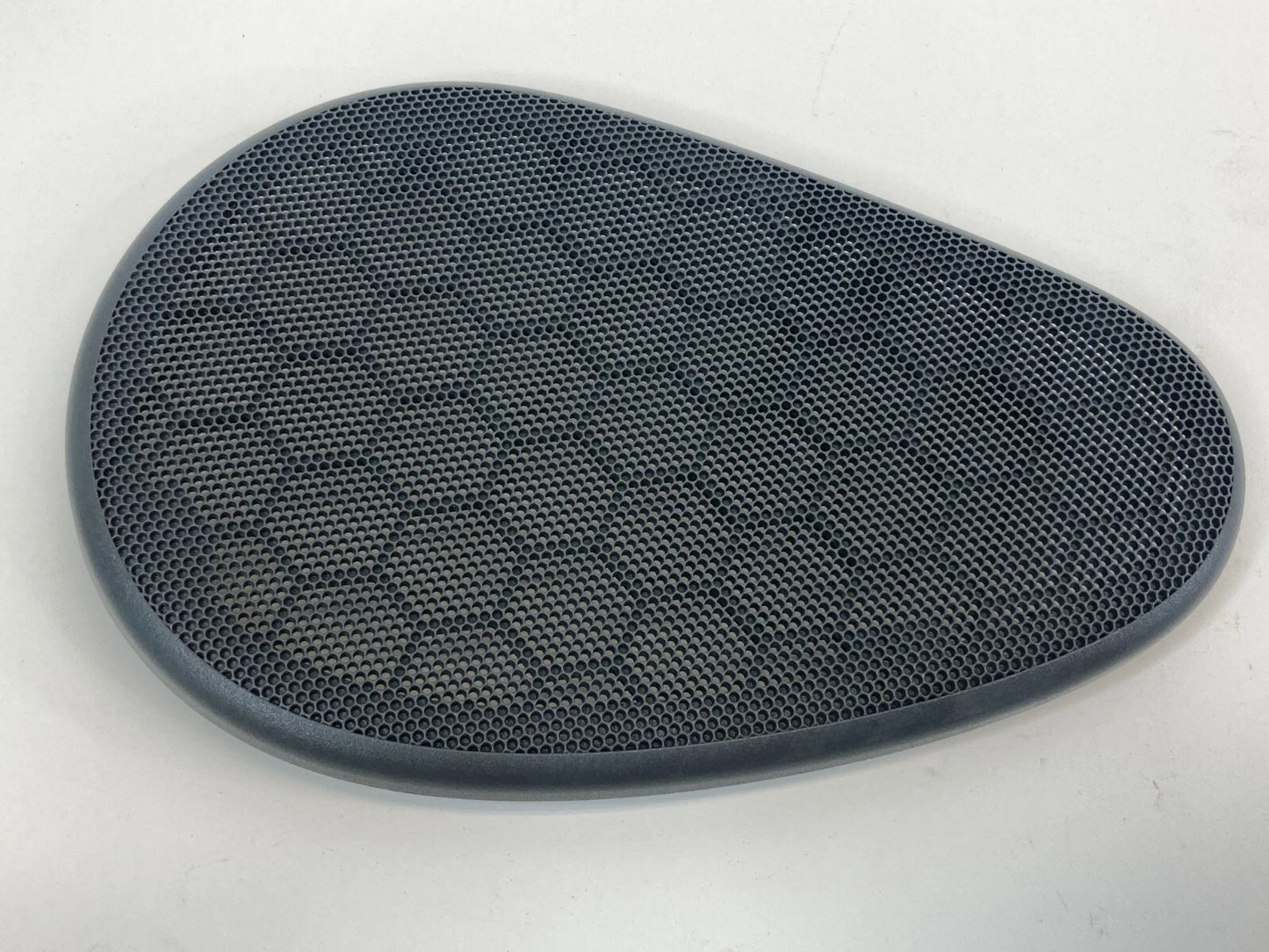 04-11 SAAB 9-3 CONVERTIBLE REAR RIGHT QUARTER PANEL SPEAKER GRILLE TRIM 12830788