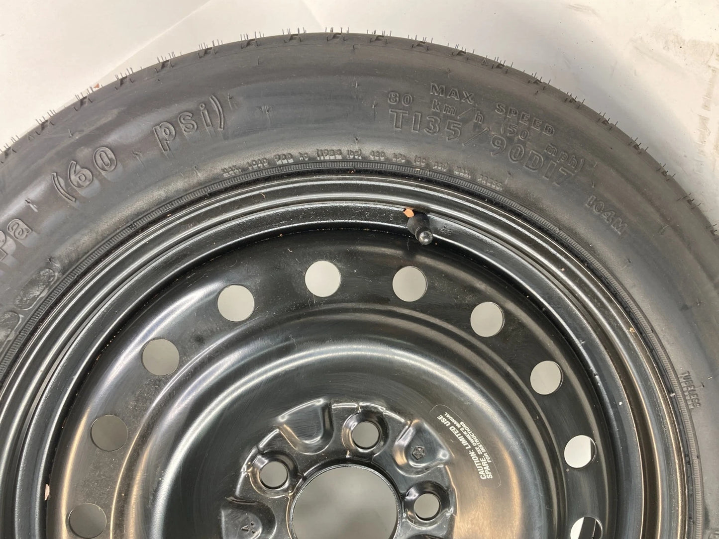 05-10 CHRYSLER 300 WHEEL RIM SPARE TIRE COMPACT DONUT T135/90D17 04895410AA OEM