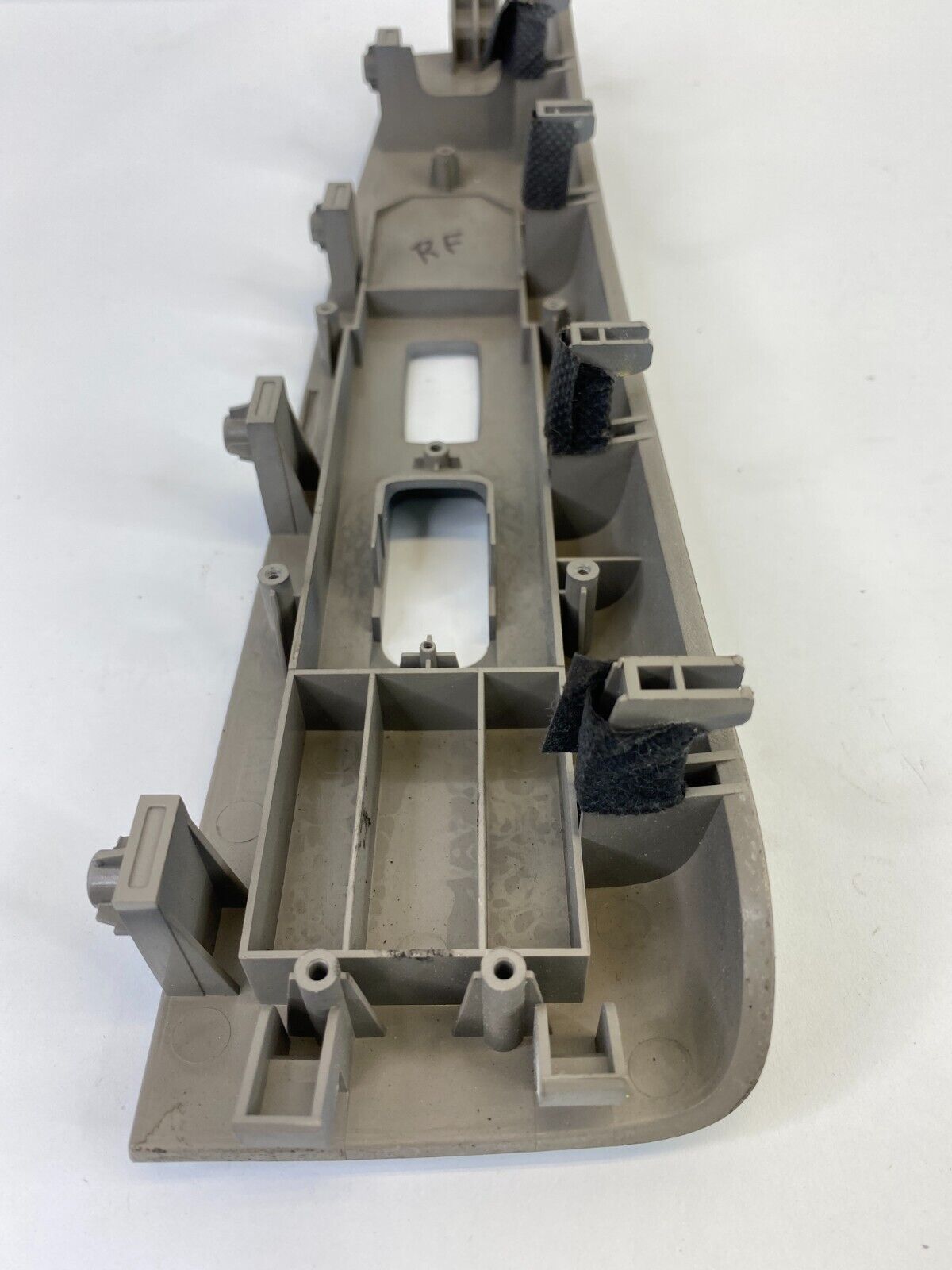 2007-2009 Hyundai Santa Fe Front Right Side Door Window Switch Cover Bezel Trim