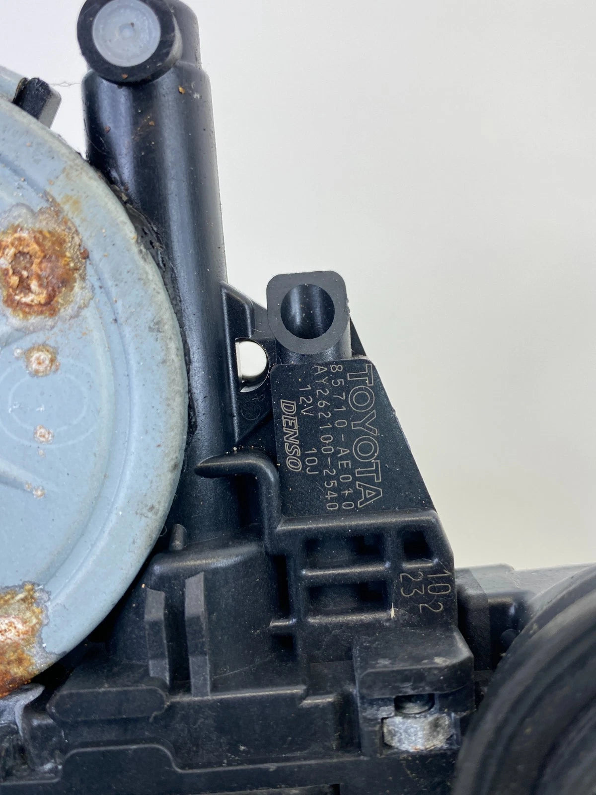 2007-2017 TOYOTA CAMRY FRONT RIGHT SIDE DOOR POWER WINDOW MOTOR 85710-AE010 OEM