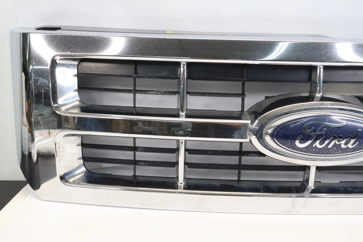 2008-2012 FORD ESCAPE FRONT UPPER GRILLE GRILL CHROME 8L84-8A164-AHW OEM FACTORY