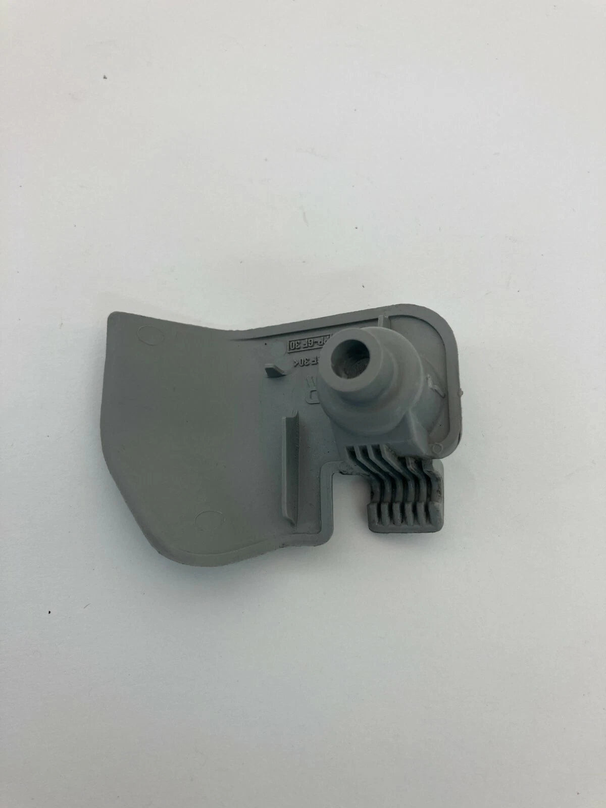 2004 04 SUZUKI VITARA TRUNK RIGHT PASSENGER HOOK HANGER CLIP TRIM OEM