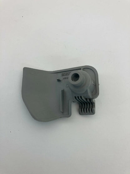 2004 04 SUZUKI VITARA TRUNK RIGHT PASSENGER HOOK HANGER CLIP TRIM OEM
