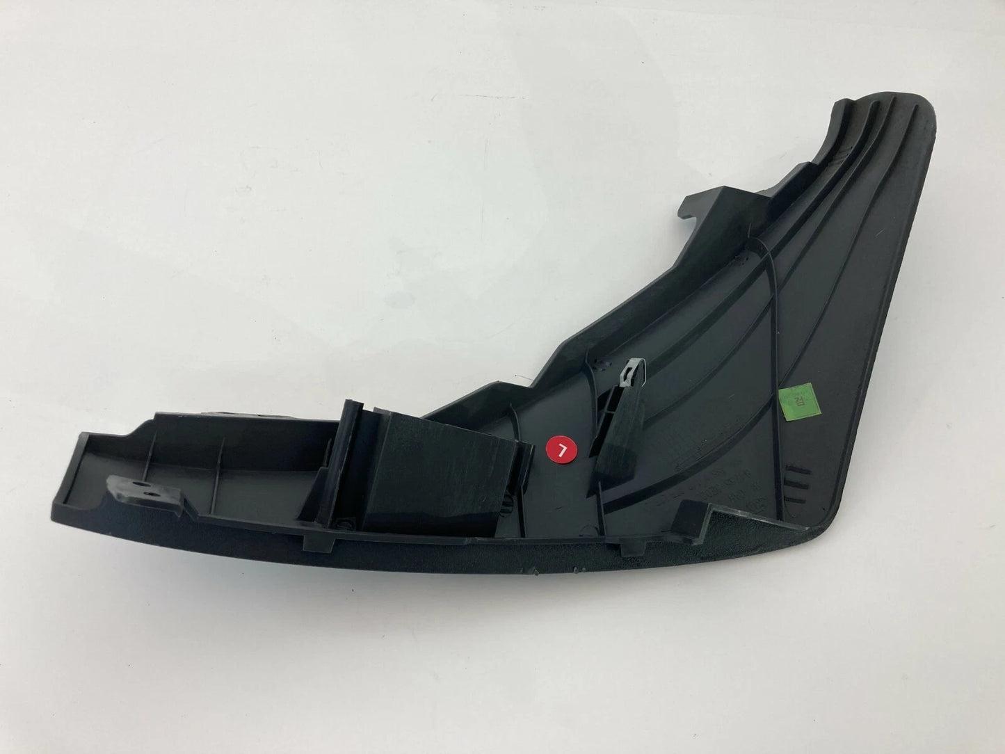 2003-2009 KIA SORENTO FRONT LEFT CENTER LOWER BEZEL PANEL CRASH PAD 84755-3E000