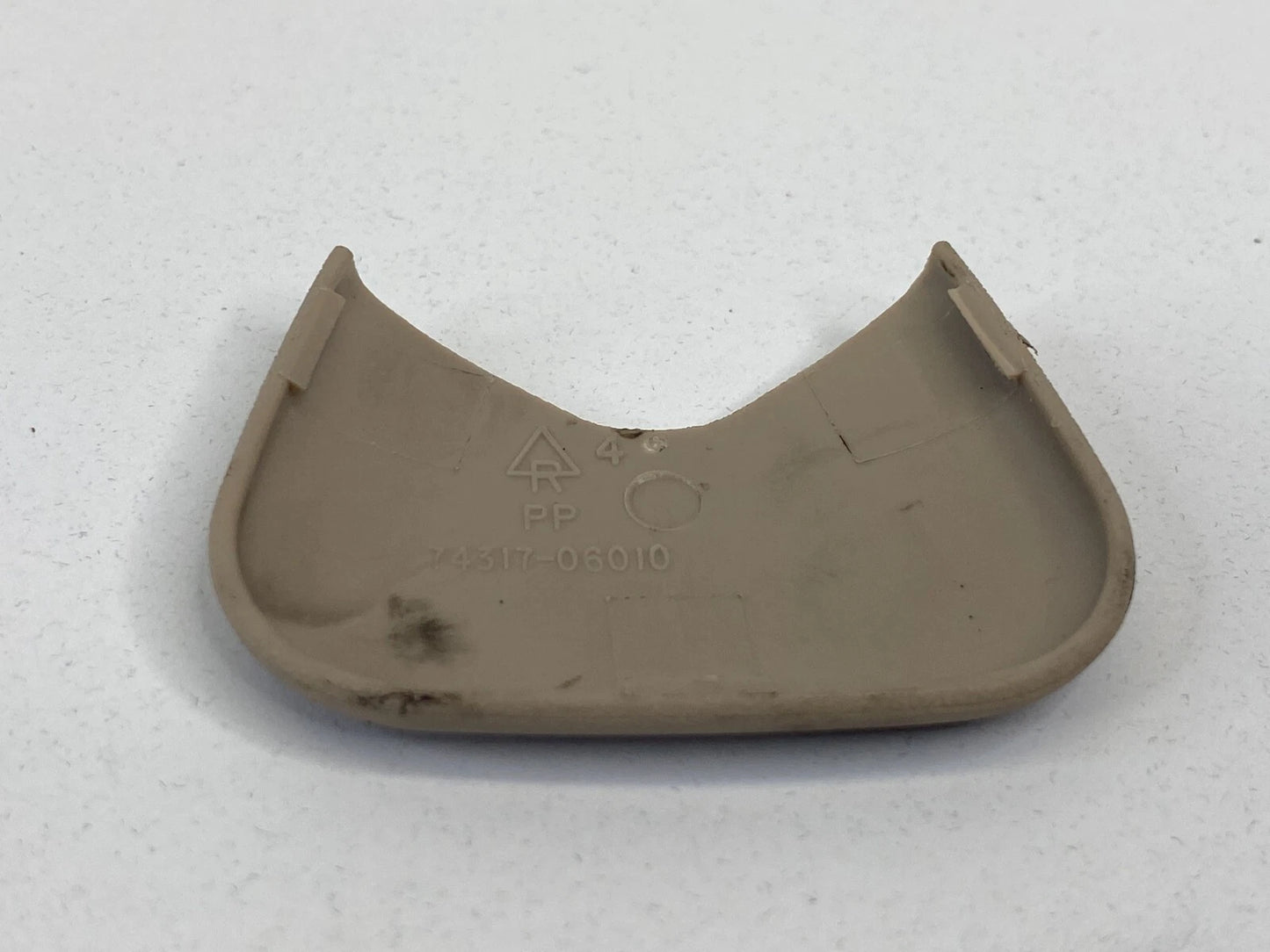 1992-1996 TOYOTA CAMRY SUNVISOR LEFT OR RIGHT SCREW COVER BRACKET ASSEMBLY OEM