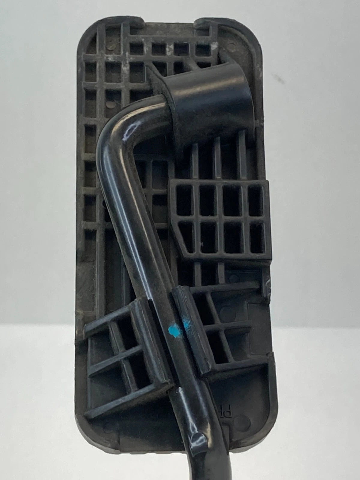 2007-2010 HYUNDAI ELANTRA ACCELERATOR GAS PEDAL ASSEMBLY WITH BRACKET MOUNT OEM
