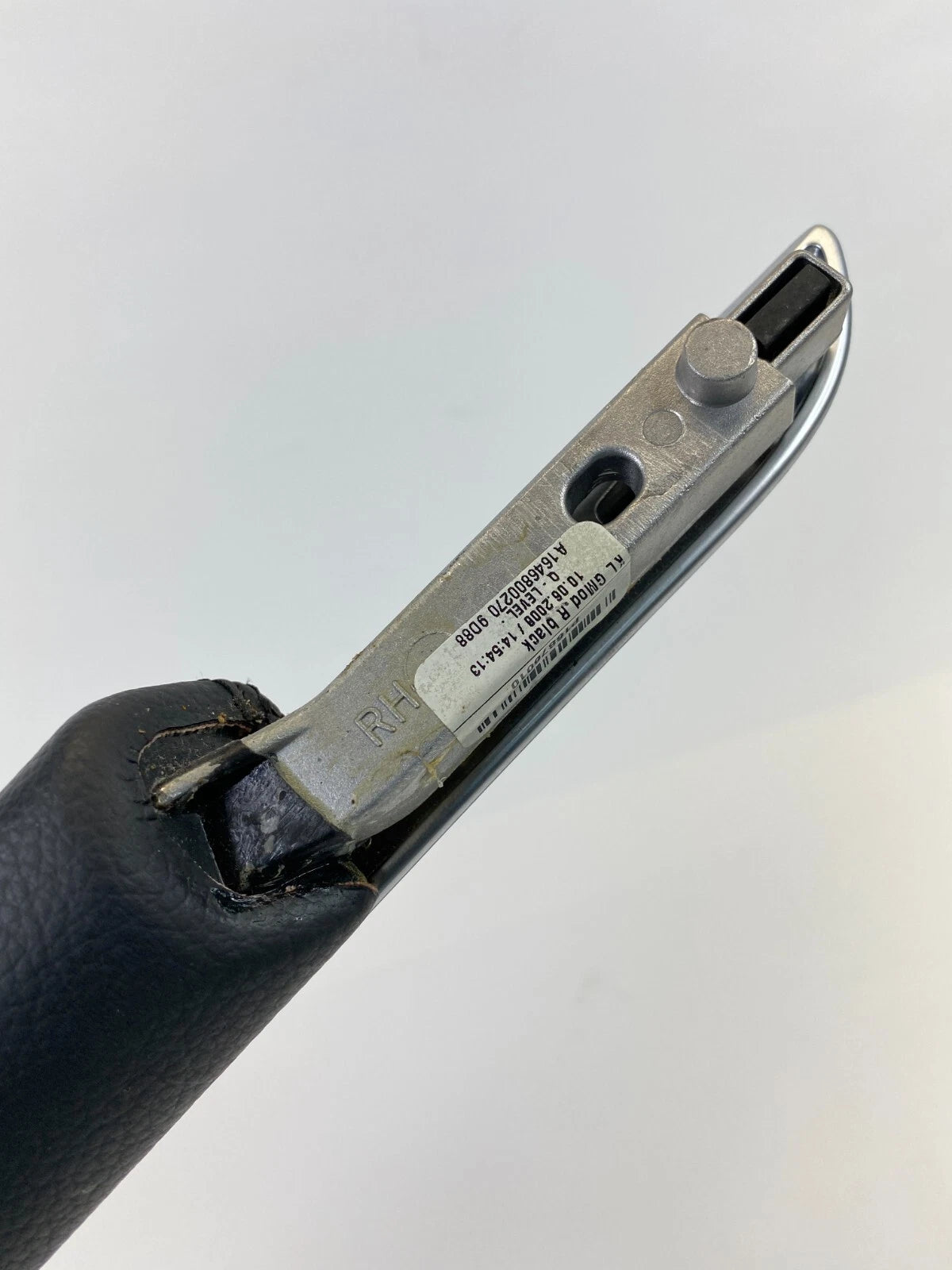 2006-2011 MERCEDES-BENZ ML350 CENTER CONSOLE RIGHT SIDE GRAB HANDLE 1646800270