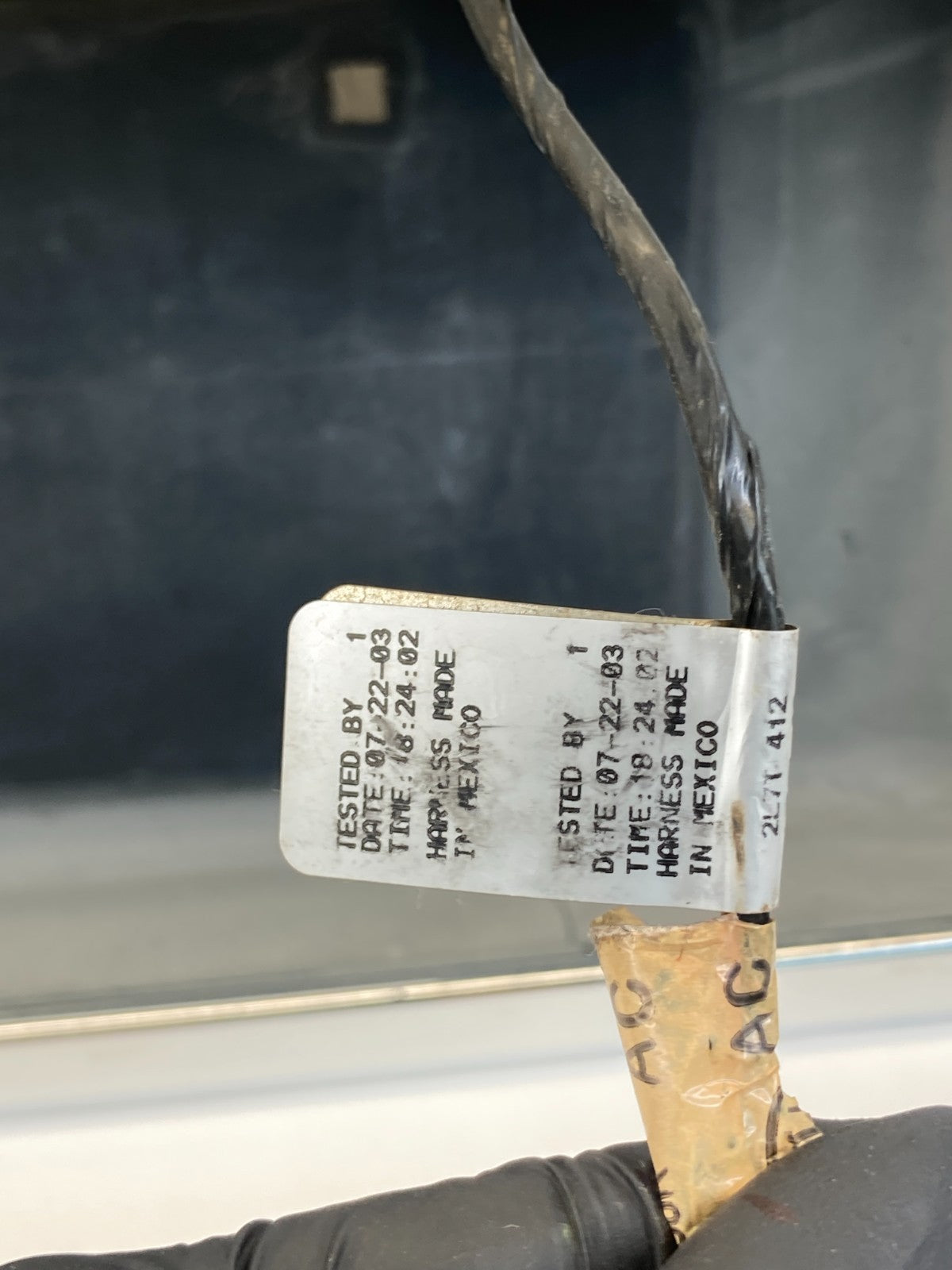 03-06 Lincoln Navigator Rear Trunk Lid License Light Plate Finish Panel Molding