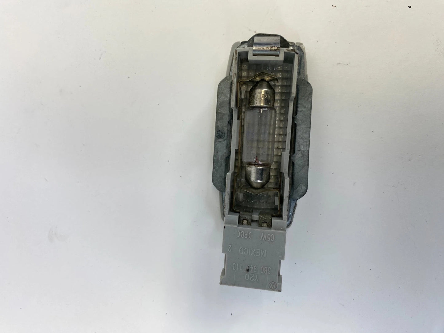 98-10 VOLKSWAGEN BEETLE FRONT LEF SIDE SUNVISOR LAMP SUN VISOR VANITY LIGHT OEM
