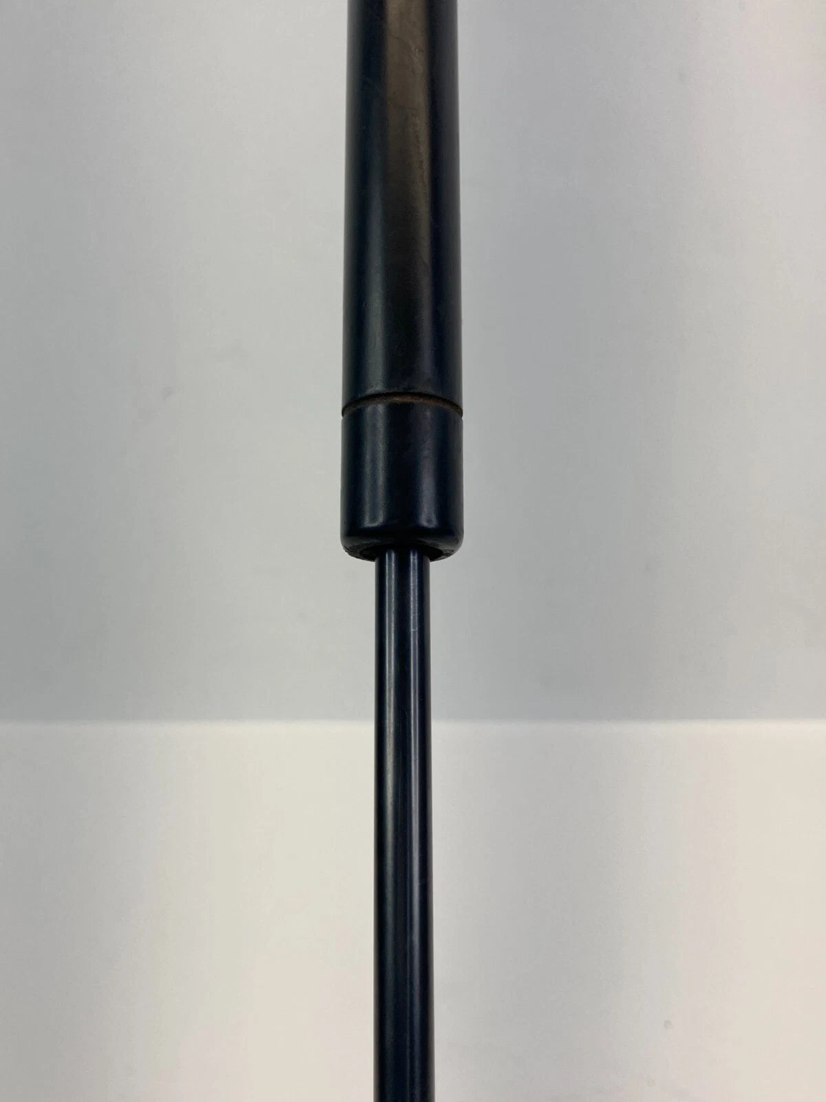 2001-2004 VOLKSWAGEN PASSAT REAR TRUNK LID LIFT CYLINDER STRUT SUPPORT SHOCK OEM