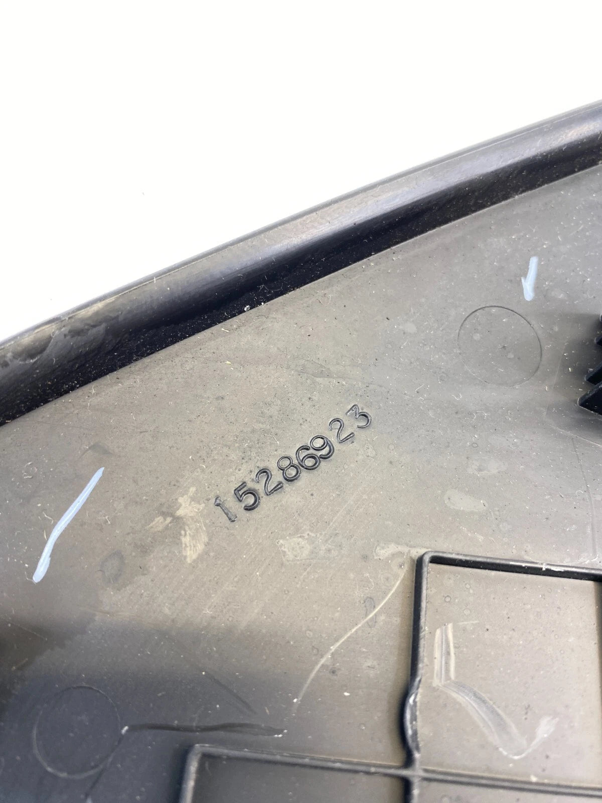 2005-2009 CHEVROLET EQUINOX DASH LEFT CAP COVER TRIM PANEL OEM FACTORY 15286923