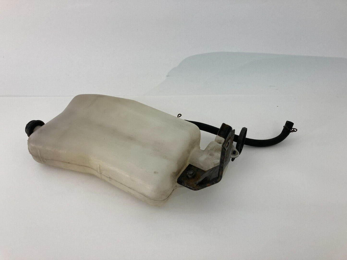 2001-2007 Toyota Sequoia Overflow Coolant Reservoir Radiator Tank 16470-0F010