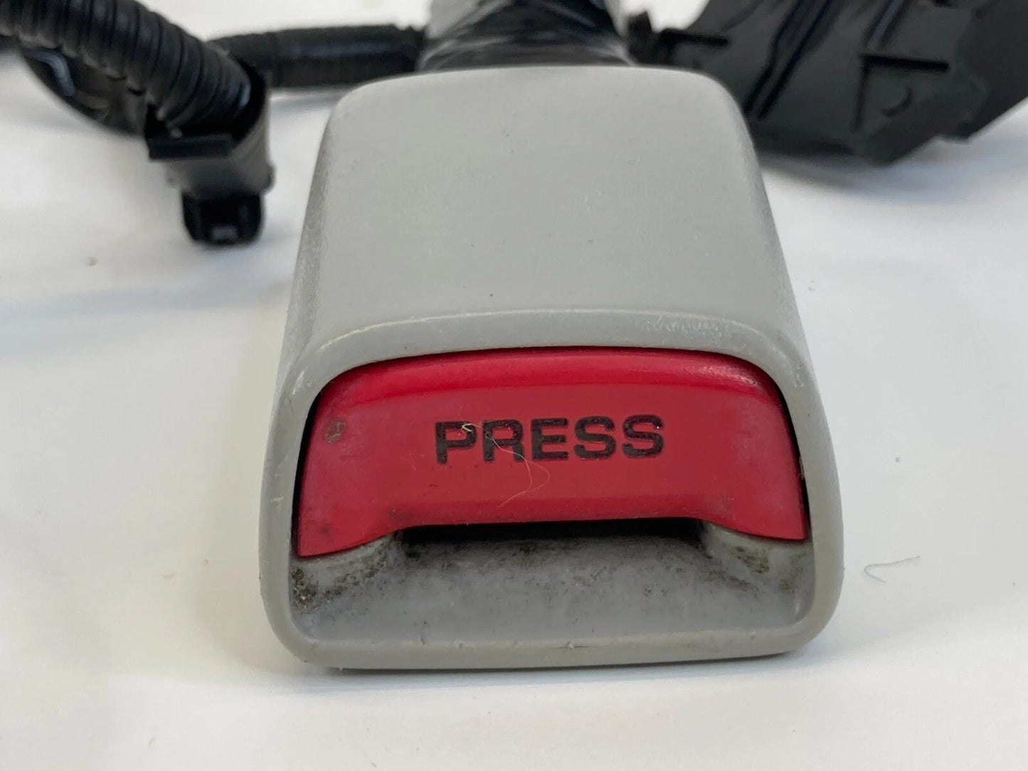 2006-2008 Lexus RX400h Front Left Side Seat Belt Buckle Assembly E067902 OEM