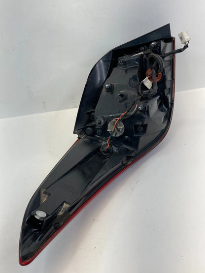 2014 2015 2016 HYUNDAI ELANTRA RIGHT TAILLIGHT TAIL LAMP OUTER 92402-3X2 KOREA