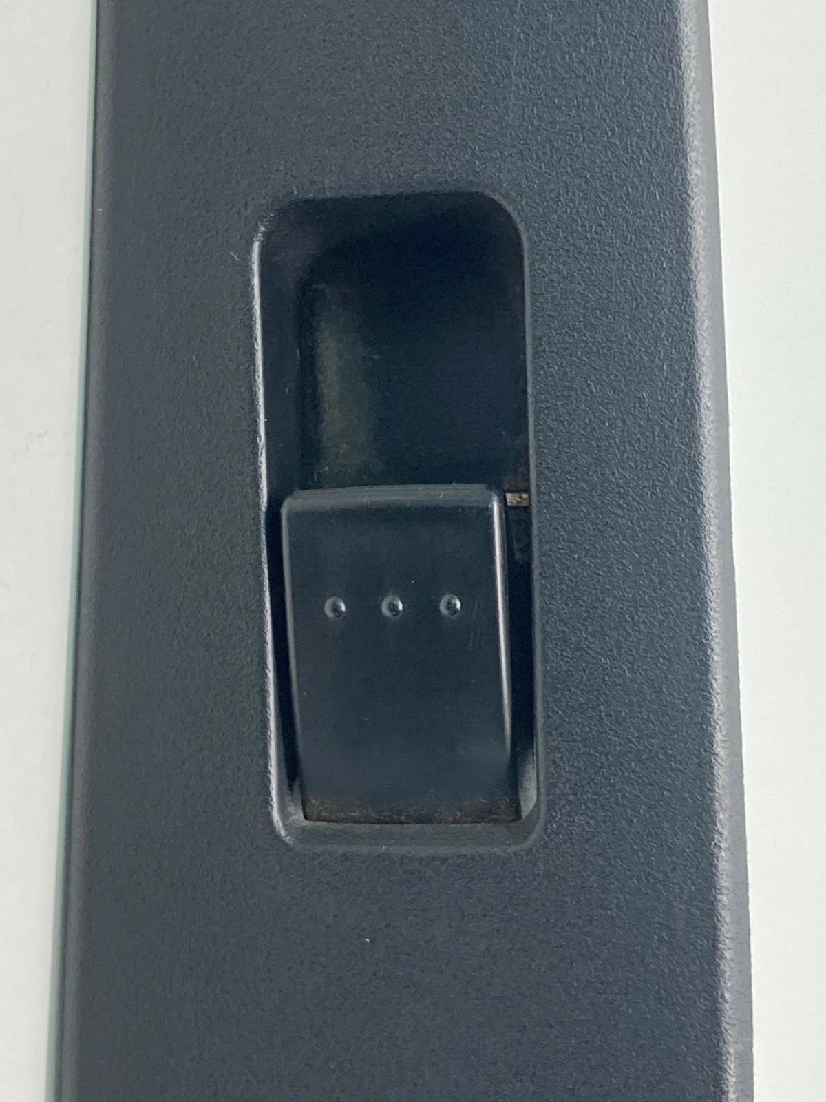 2004-2009 MAZDA 3 MAZDA3 REAR LEFT SIDE DOOR POWER WINDOW SWITCH B32H5581J OEM