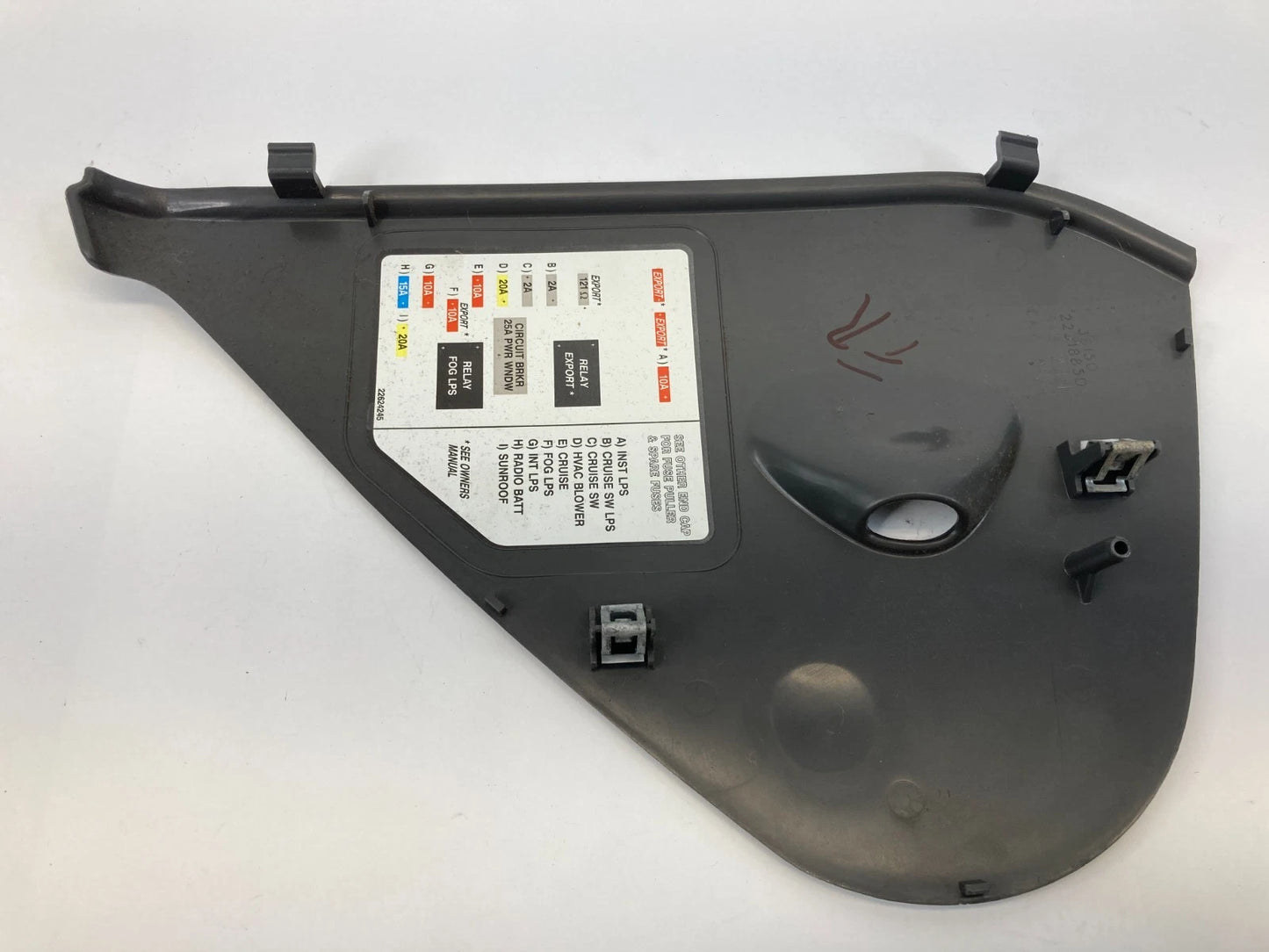 2002-2005 PONTIAC GRAND AM DASH RIGHT SIDE FUSE BOX END CAP TRIM COVER 22618850