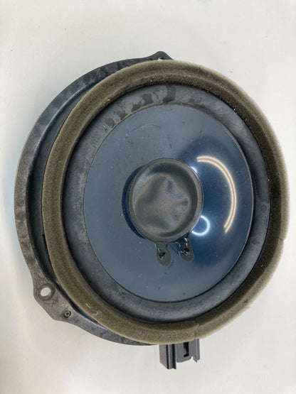 12-18 FORD FOCUS REAR RIGHT SIDE DOOR AUDIO SPEAKER ASSEMBLY 6M2T-18808-FC OEM