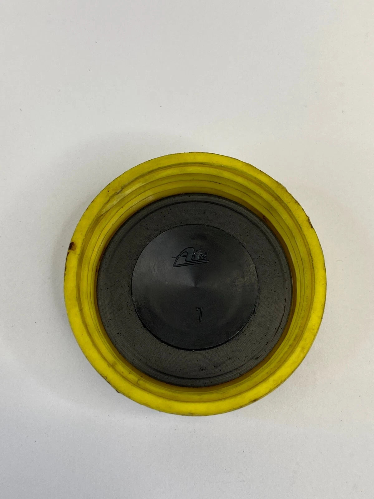 2002-2005 VOLKSWAGEN PASSAT BRAKE FLUID MASTER CYLINDER RESERVOIR CAP COVER OEM