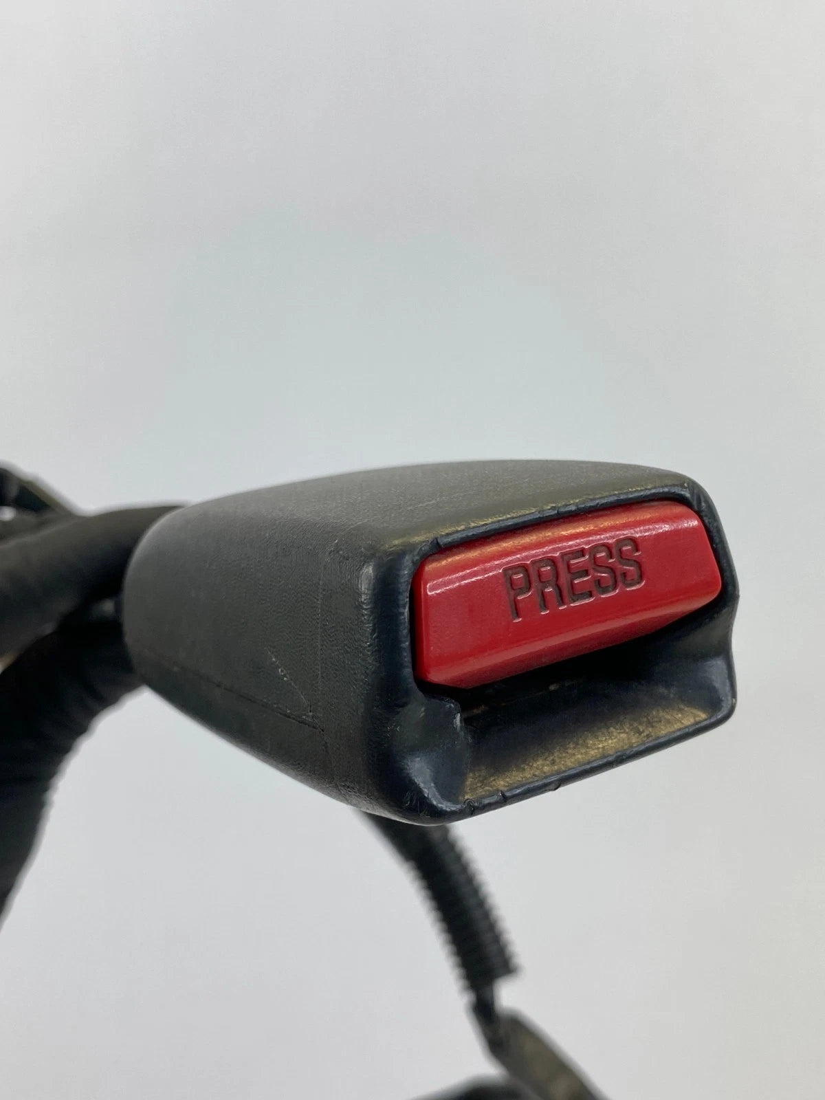 2006-2011 TOYOTA YARIS HATCHBACK FRONT LEFT DRIVER SEAT BELT BUCKLE OEM