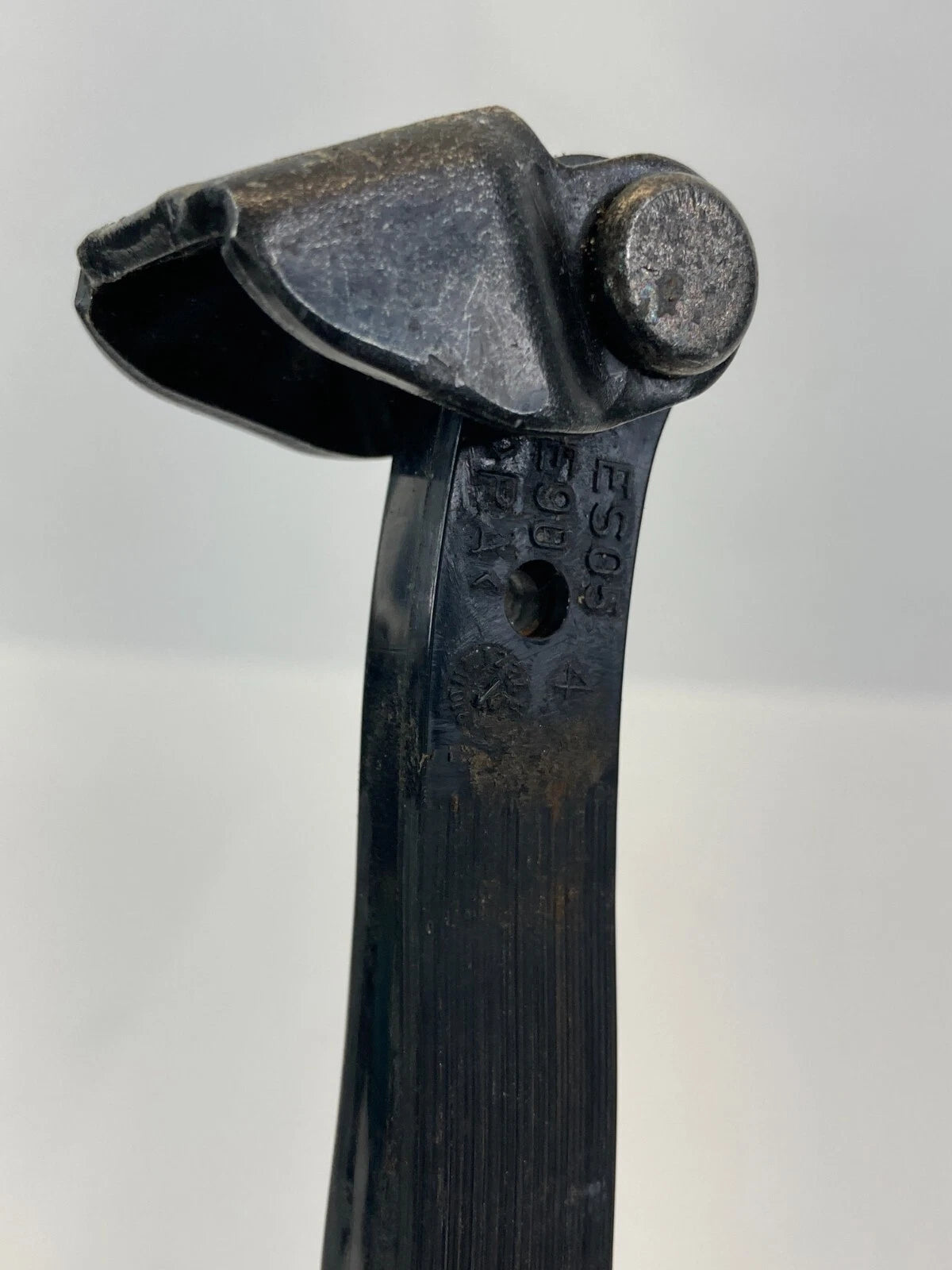 2006 BMW 330I SEDAN FRONT RIGHT SIDE DOOR CHECK STOP STOPPER DETENT 7060189 OEM