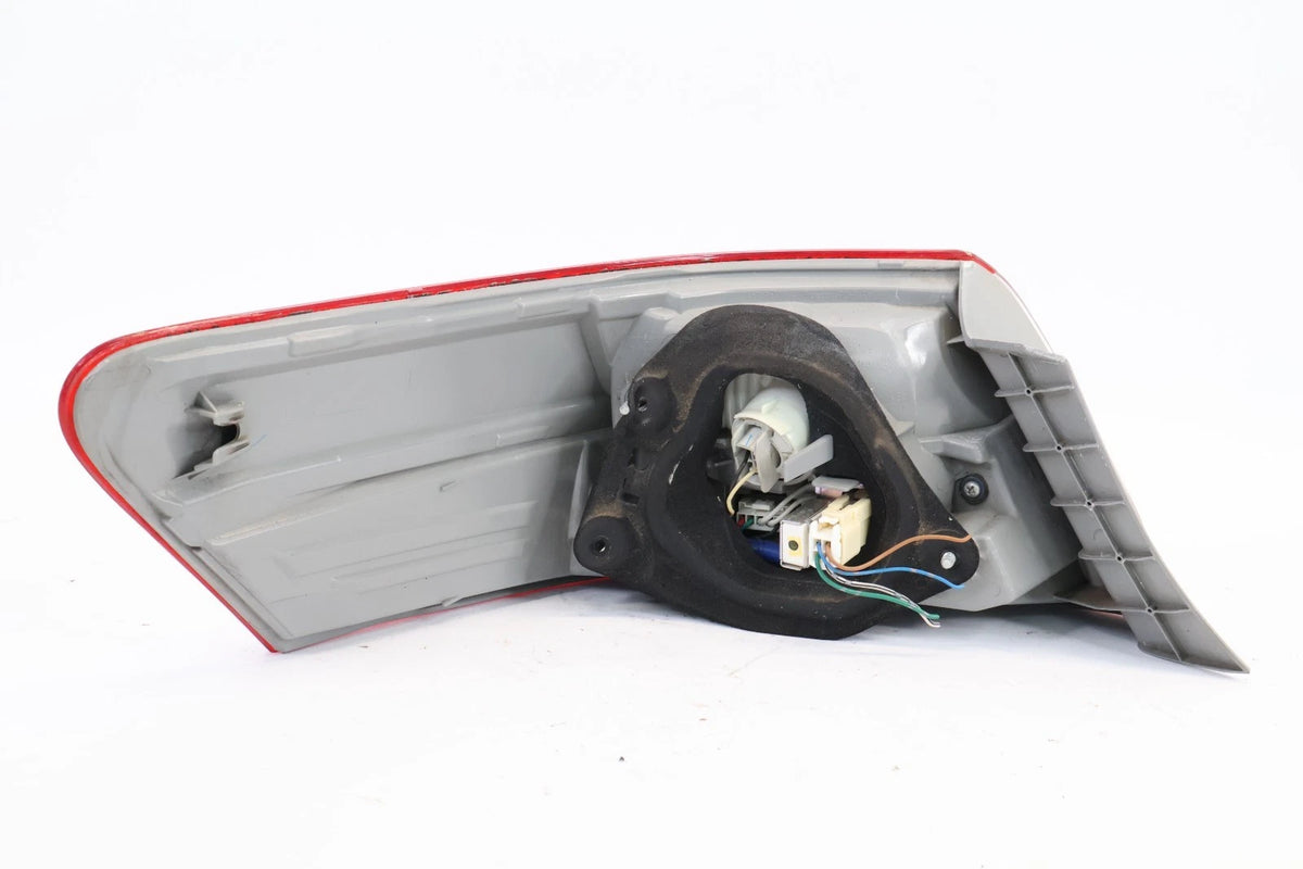 2010 2011 TOYOTA CAMRY HYBRID RIGHT PASSENGER TAIL LIGHT TAILLAMP OUTER LED OEM