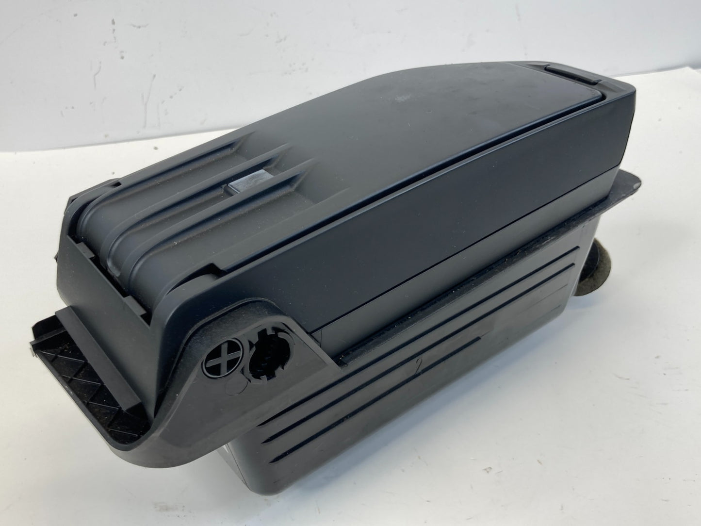 2006 2007 BMW 530xi Center Console Armrest Storage Compartment Tray 51167112395