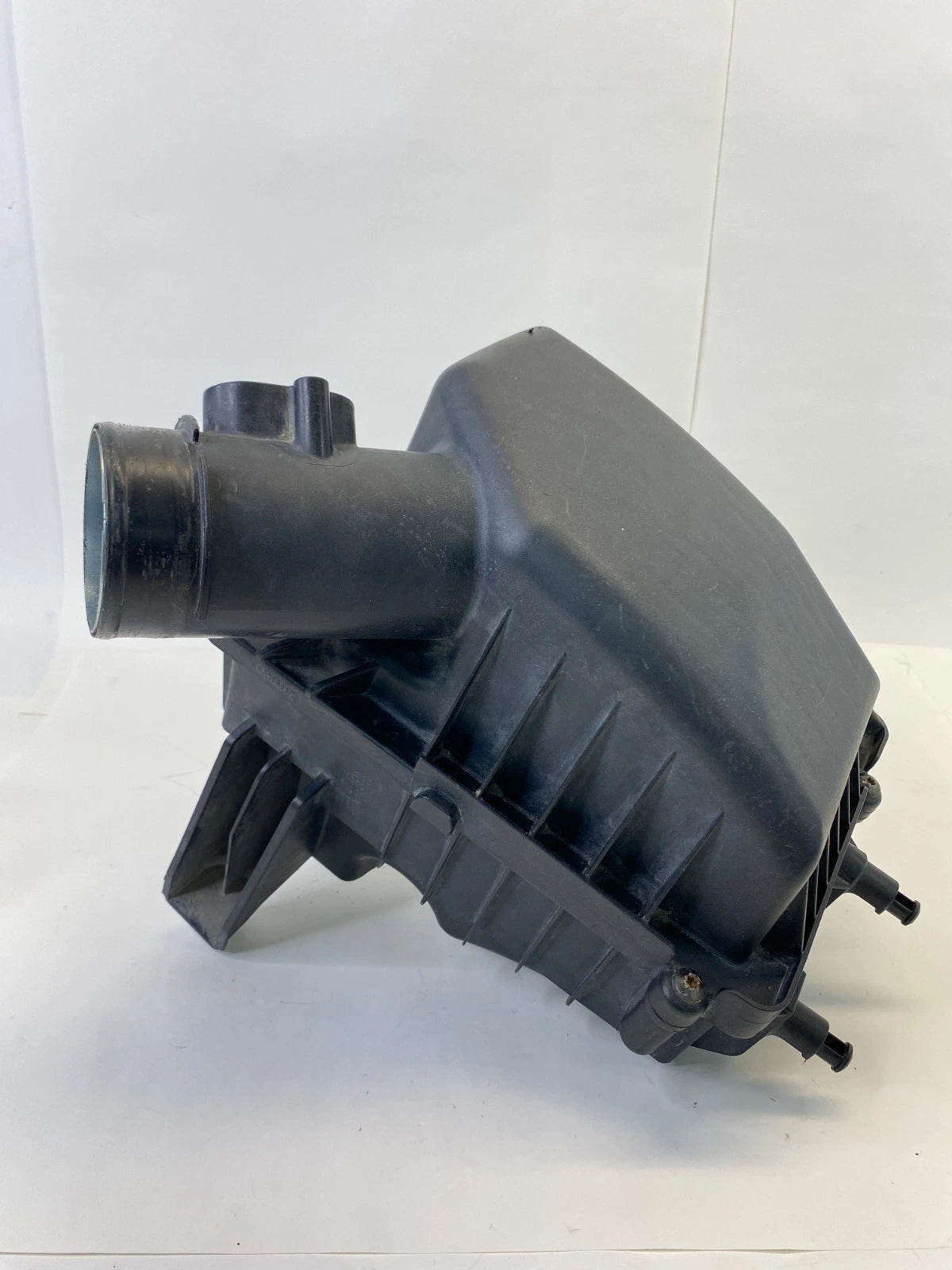 2012-2017 CHEVROLET SONIC AIR CLEANER FILTER BOX INTAKE HOUSING 95969687 OEM