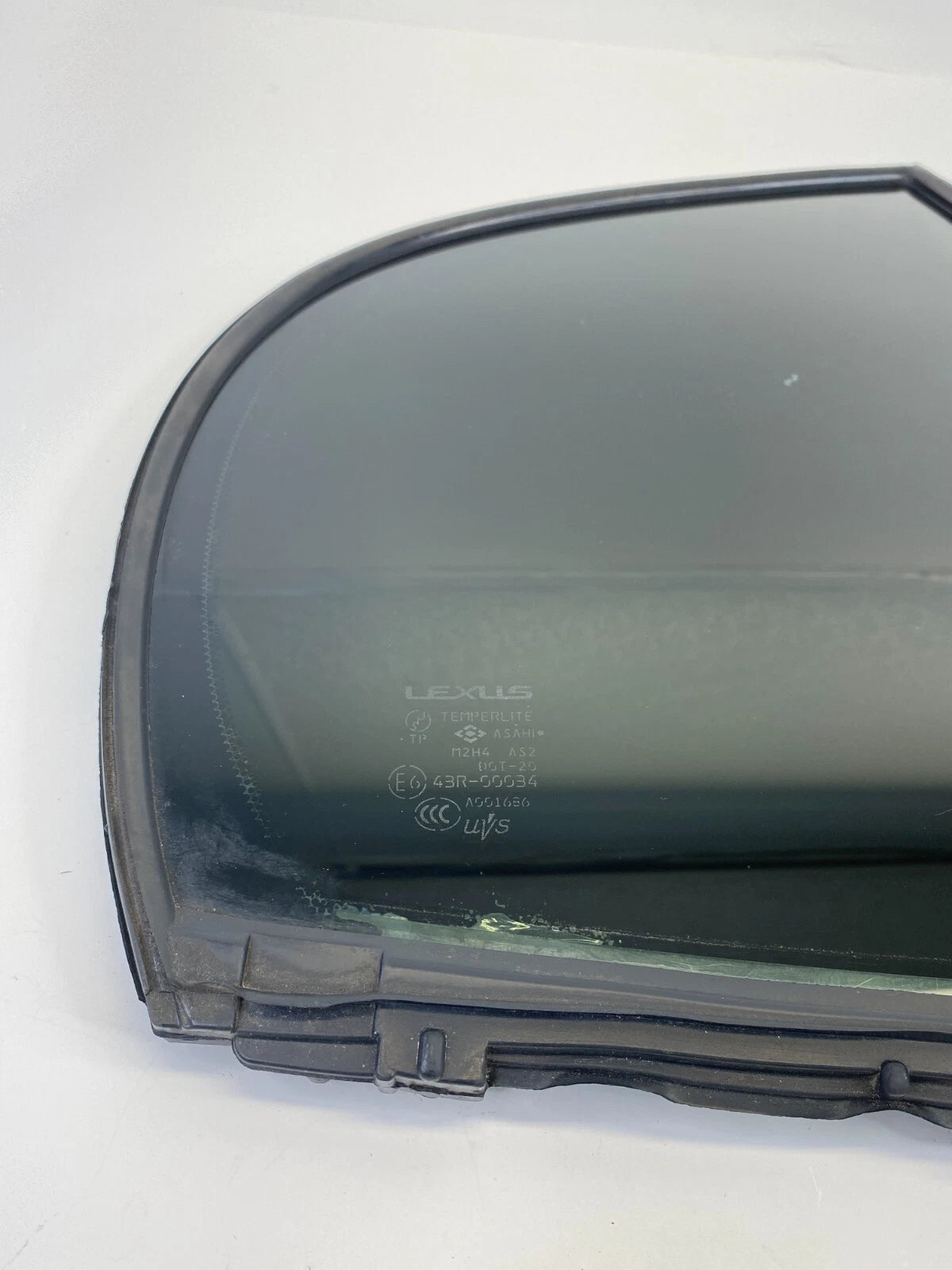 98-05 LEXUS GS300 GS400 REAR RIGHT DOOR VENT WINDOW GLASS QUARTER 68188-30120