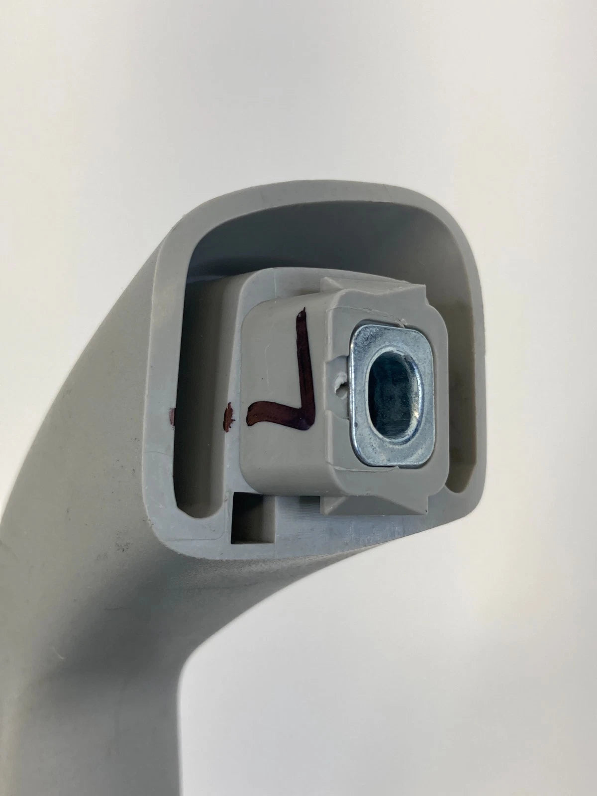 12-15 CHEVY CAPTIVA SPORT W/O SUNROOF REAR LEFT & RIGHT GRAB GRIP HANDLE SET
