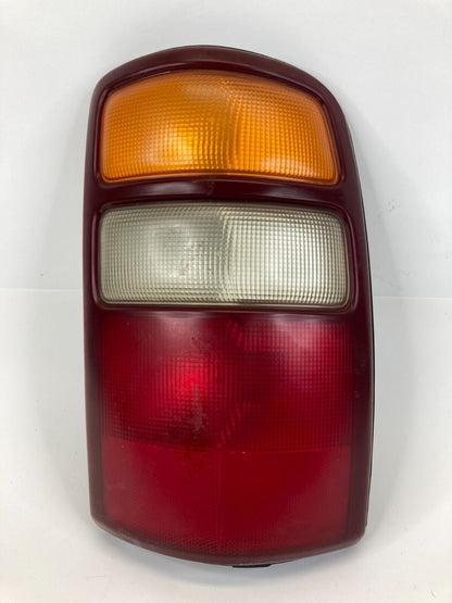 00-03 Tahoe Yukon Suburban Right Passenger Tail Light Taillight Lamp 16525376