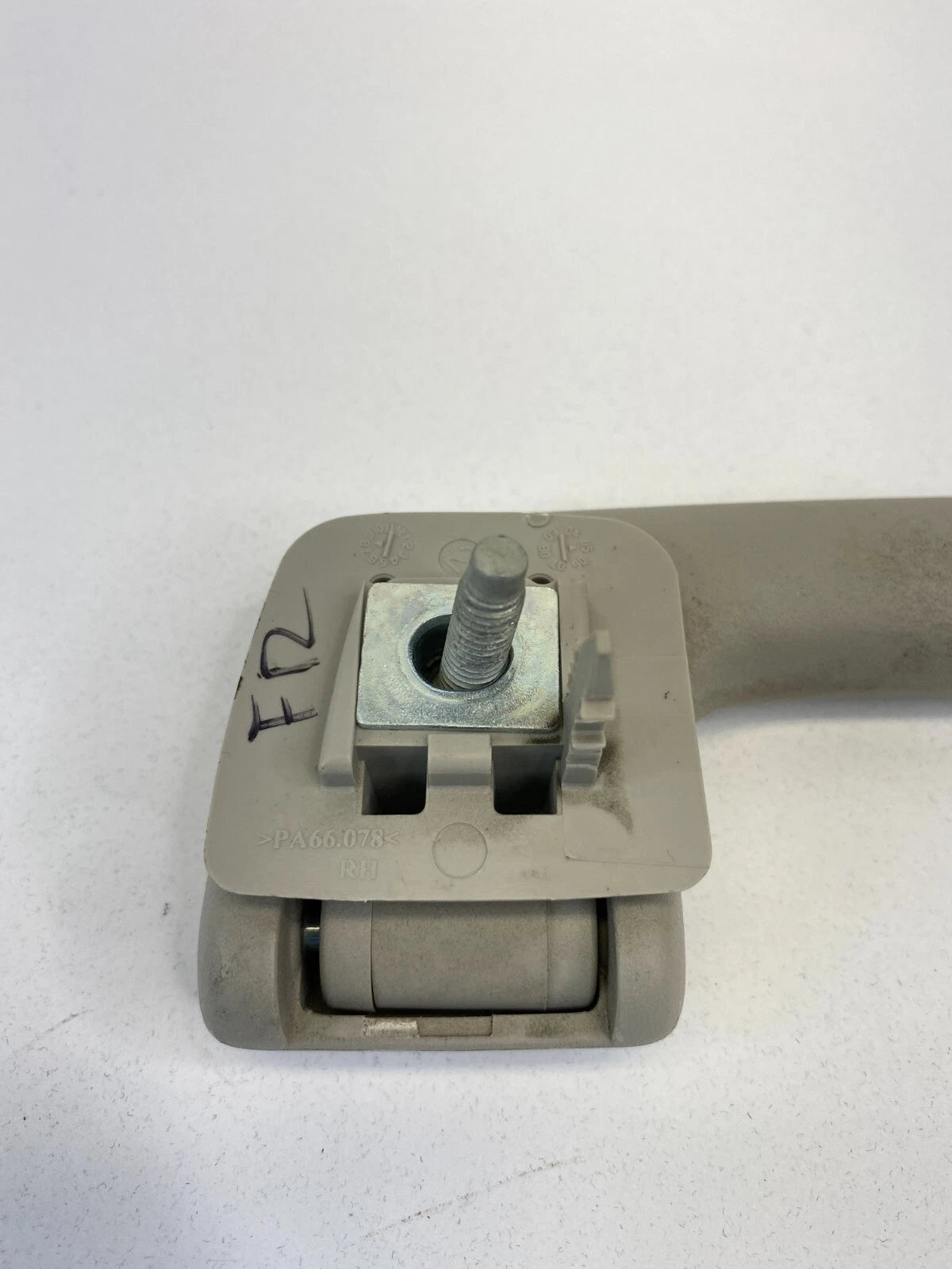 2005-2009 GMC ENVOY TRAILBLAZER FRONT RIGHT SIDE INNER ROOF GRAB GRIP HANDLE OEM