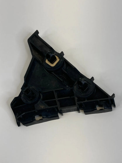 07-11 TOYOTA CAMRY REAR LEFT SIDE BUMPER SUPPORT BRACKET RETAINER 52576-06030