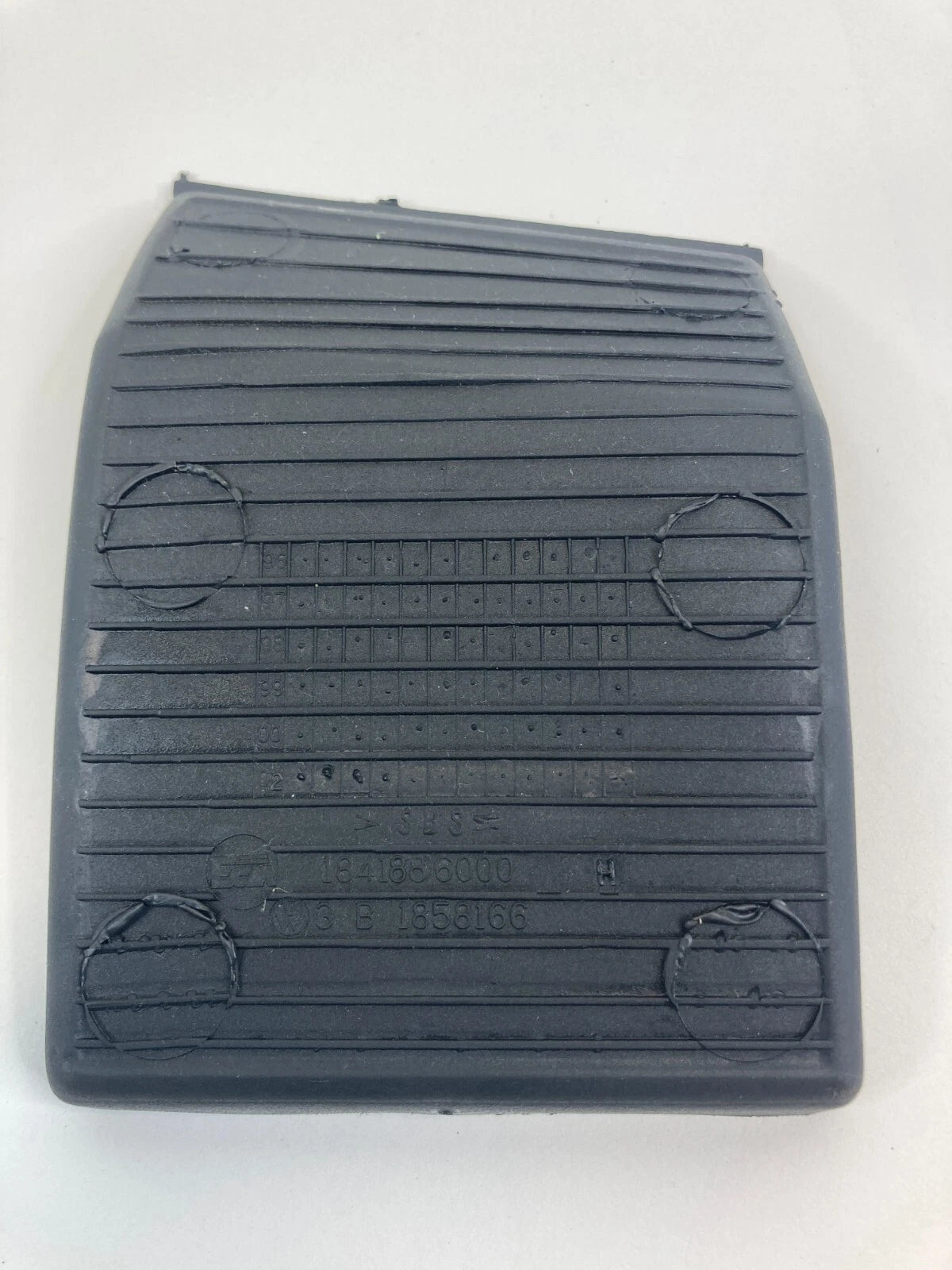 01 02 03 04 05 VOLKSWAGEN PASSAT GLOVE BOX RUBBER MAT LINER INSERT 3B1858166 OEM