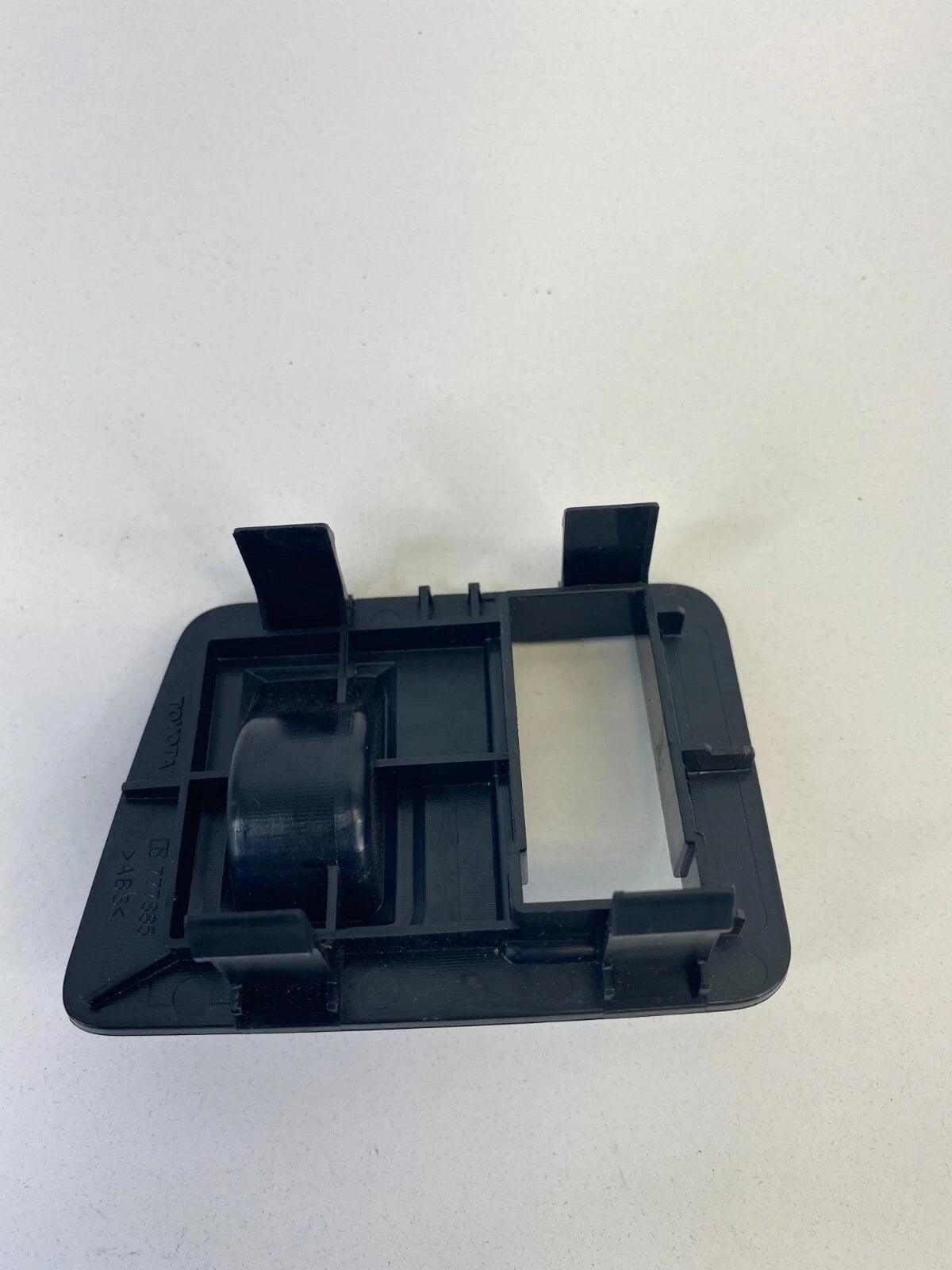 2003 2004 TOYOTA MATRIX FRONT LEFT SIDE DASHBOARD DASH COIN SLOT HOLDER PANEL