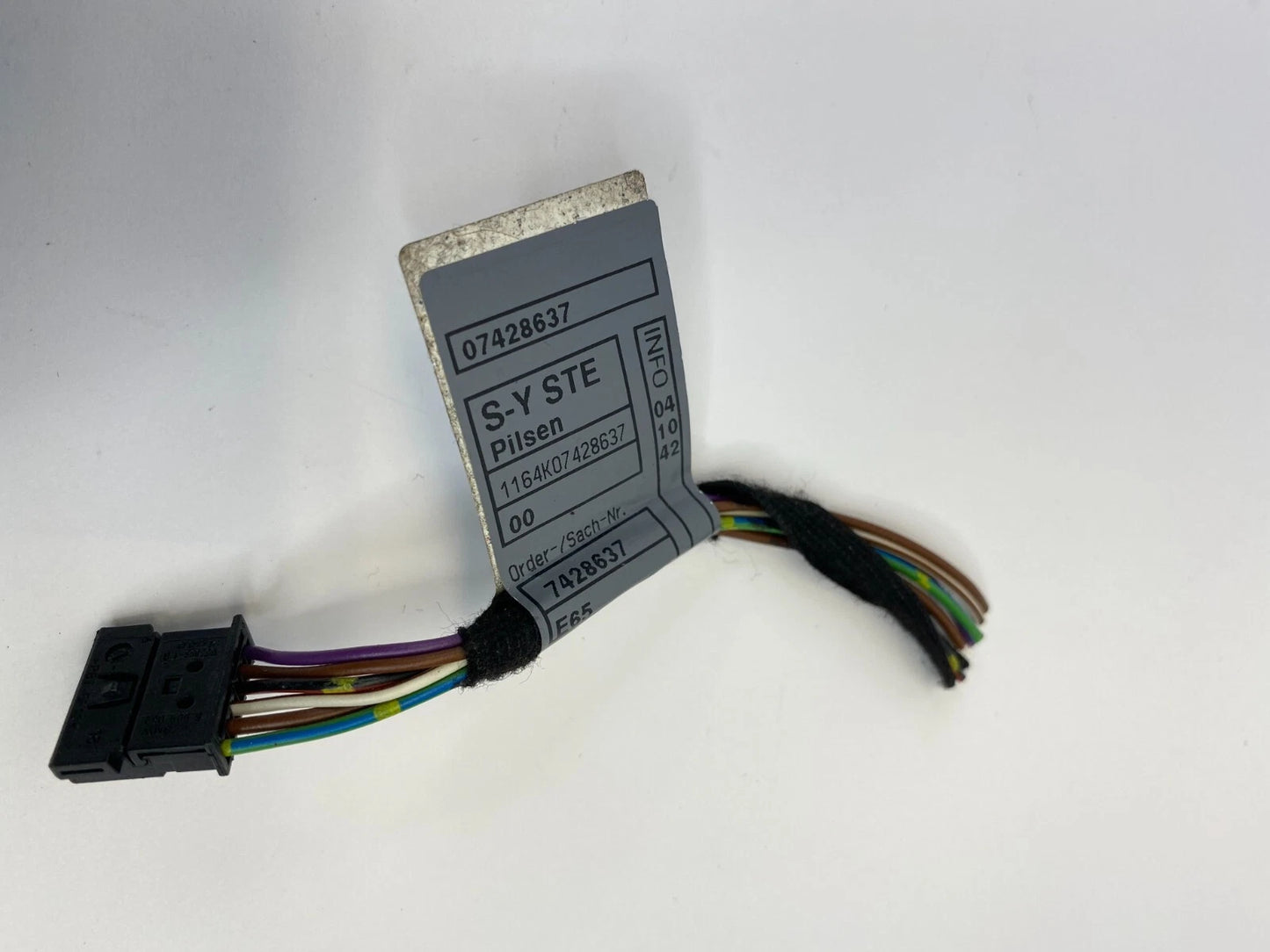 2002-2005 BMW 745I REAR RIGHT SIDE TAIL LIGHT LAMP HARNESS CONNECTOR OEM 6912128