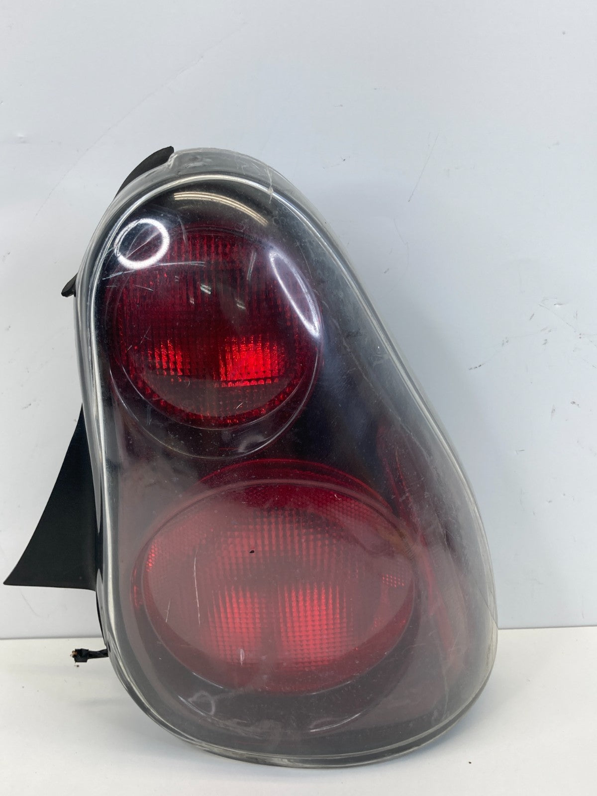 2000-2005 Chevrolet Monte Carlo Right Passenger Tail Light Taillight OEM
