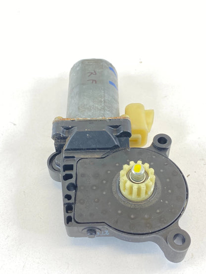 00-05 CHEVROLET IMPALA FRONT RIGHT PASSENGER SIDE DOOR WINDOW MOTOR CM090940B