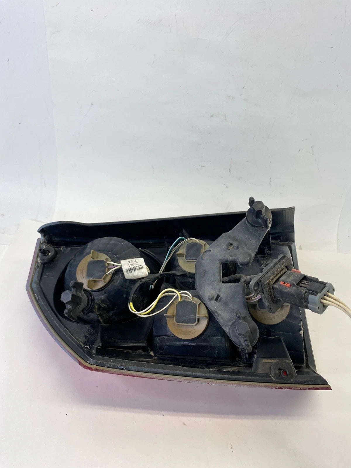 08-10 CHRYSLER 300 SEDAN REAR RIGHT SIDE TAILLIGHT TAIL LIGHT TAILLAMP LAMP OEM