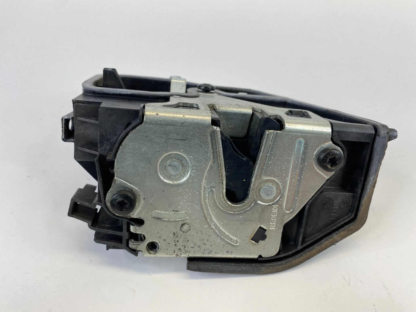 2004-2007 BMW 530I FRONT RIGHT SIDE DOOR LOCK LATCH RELEASE ACTUATOR 7167068 OEM
