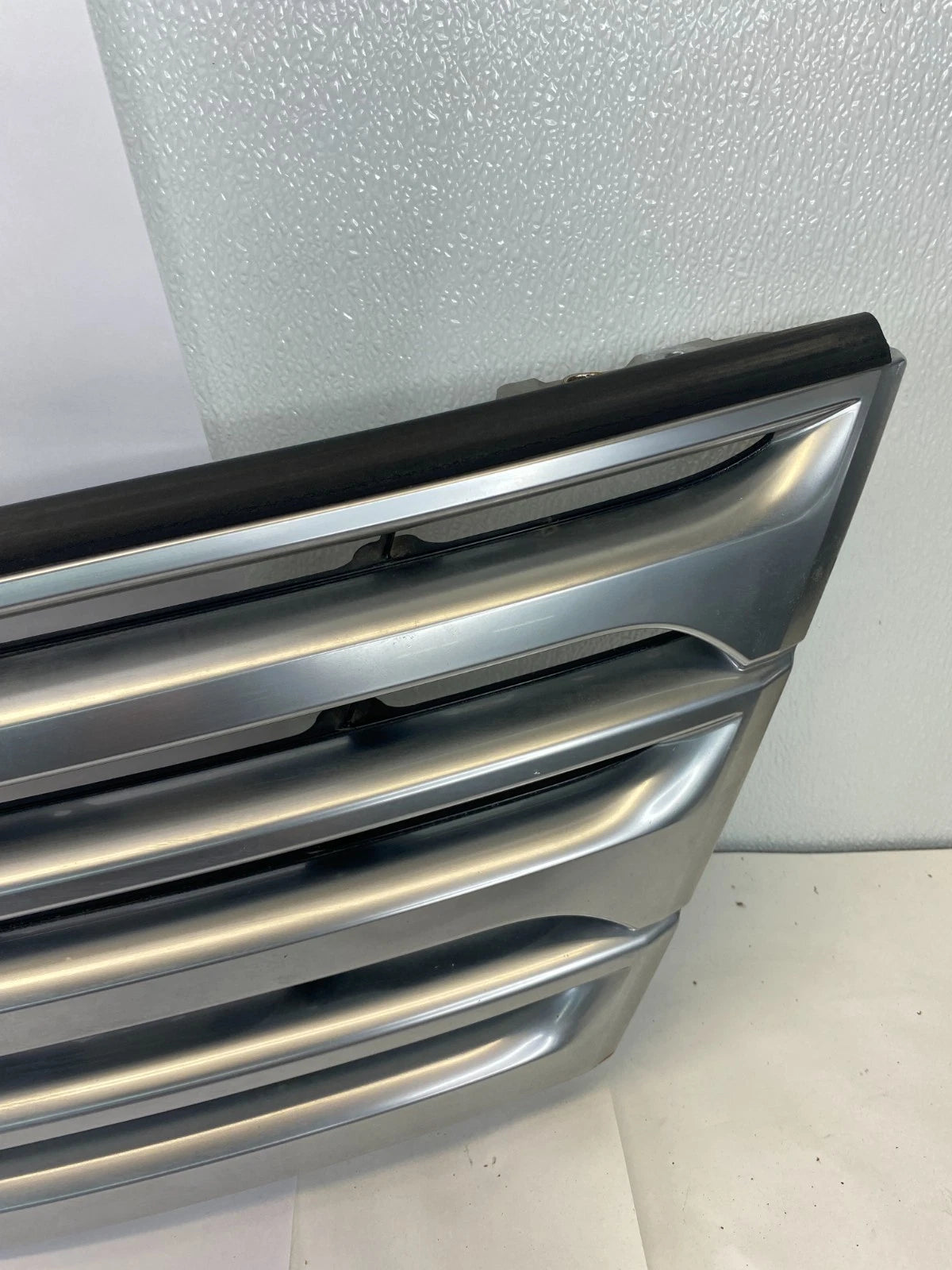 2009 2010 2011 2012 TOYOTA VENZA FRONT UPPER GRILLE GRILL 53111-0T010B OEM