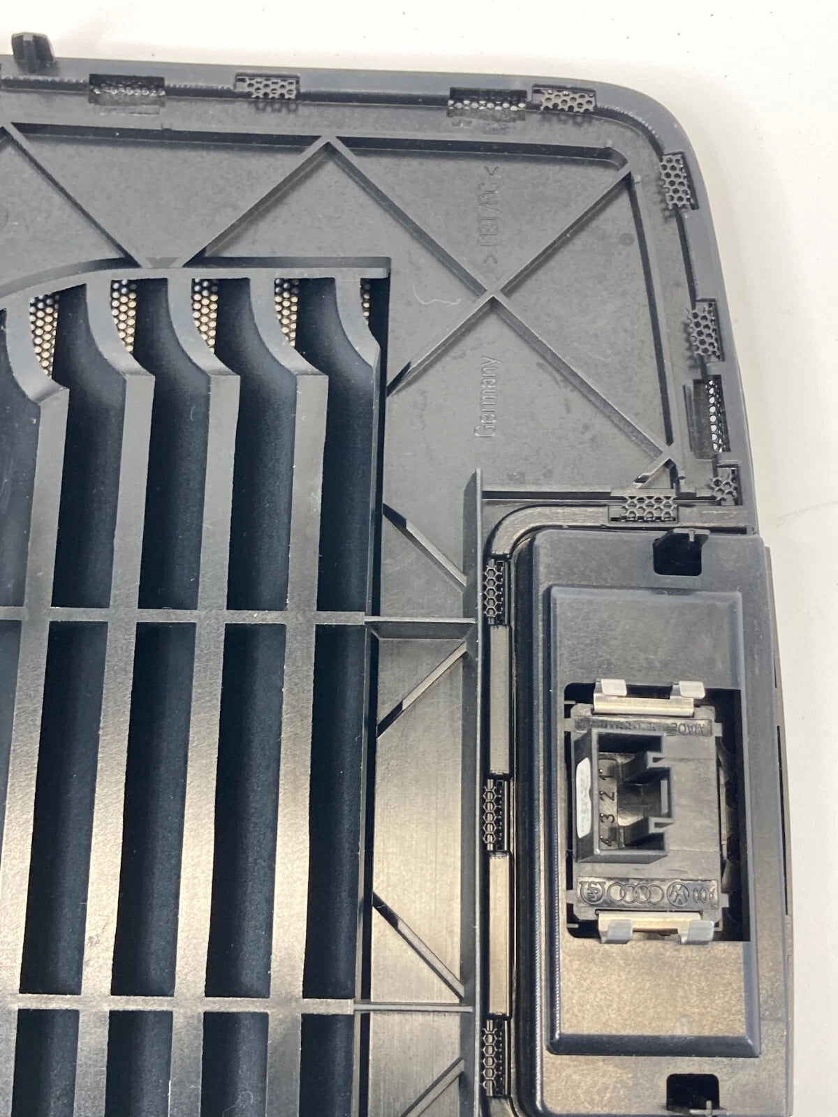 2006-2009 VOLKSWAGEN GTI UPPER DASH CENTER AIR VENT GRILLE TRIM 1K0819153 OEM